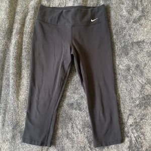 Nike capri leggings